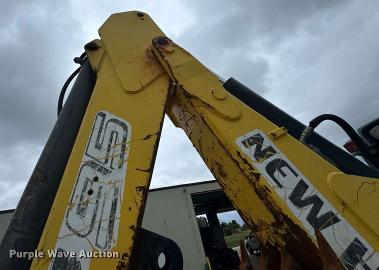 image for item DU9757 2006 New Holland B95 backhoe