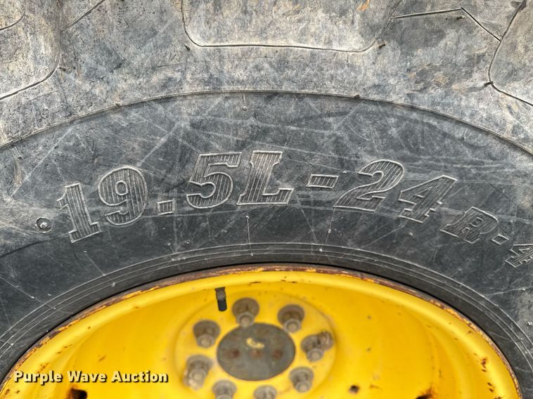 image for item DU9757 2006 New Holland B95 backhoe