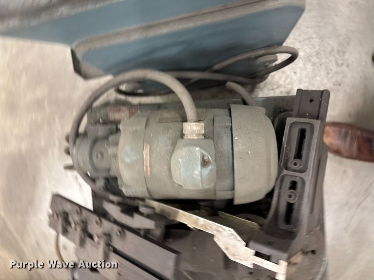 image for item DU9771 1944 Monarch 10