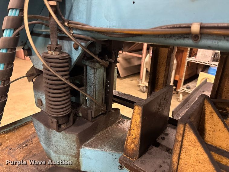 image for item DU9772 DoAll C-916S metal band saw