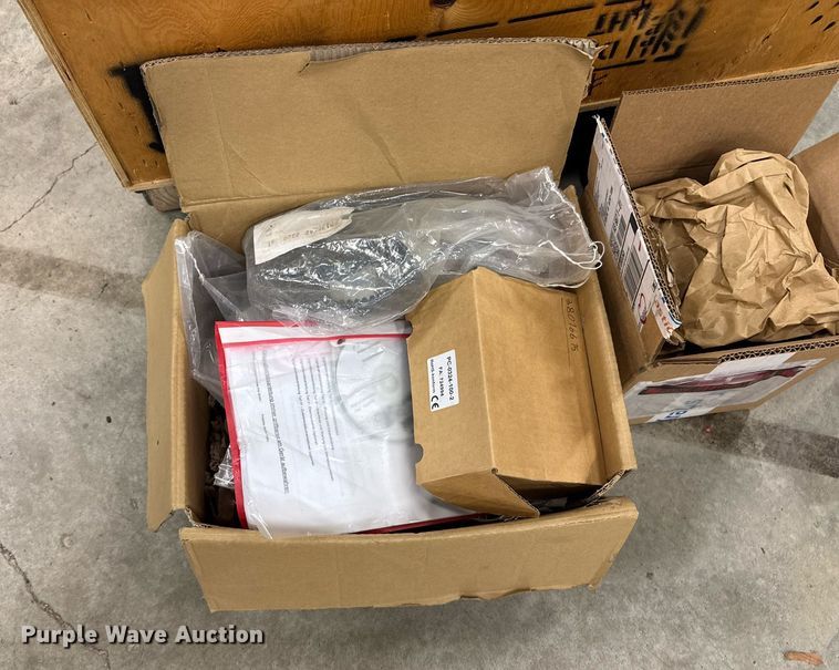 image for item DU9773 2017 KraussMaffei KM-81-100-PX injection molding machine