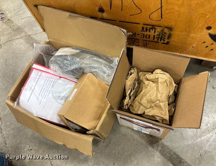 image for item DU9773 2017 KraussMaffei KM-81-100-PX injection molding machine