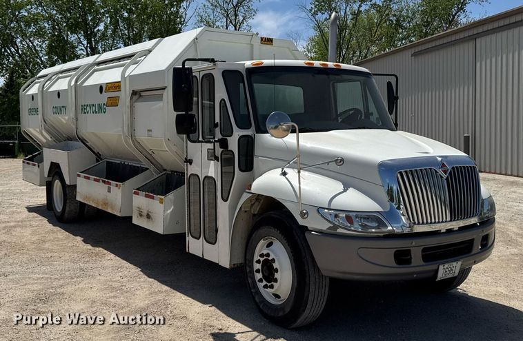 image for item DV2622 2007 International 4300 refuse truck