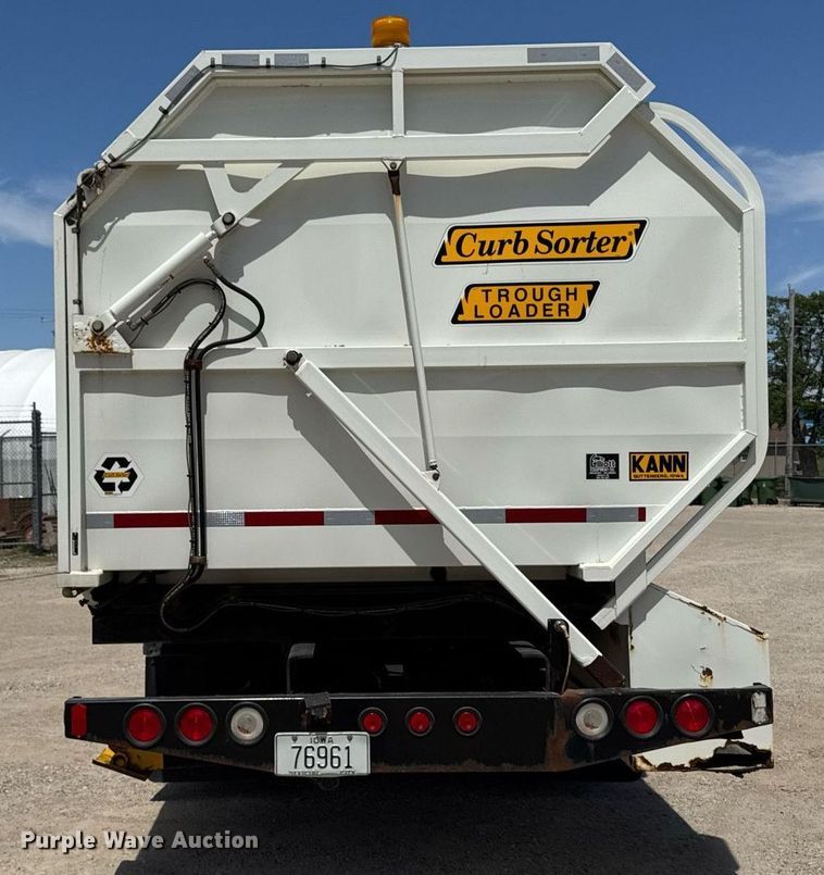 image for item DV2622 2007 International 4300 refuse truck