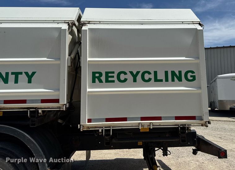 image for item DV2622 2007 International 4300 refuse truck