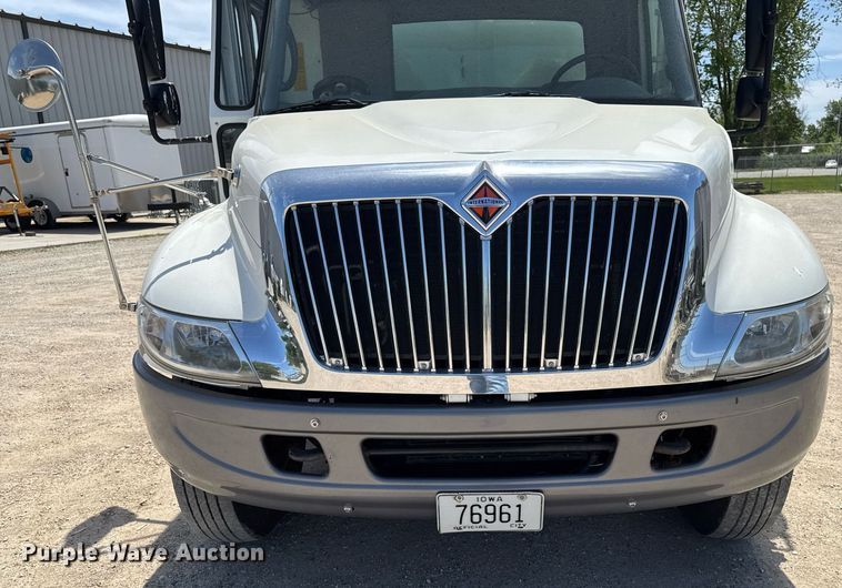 image for item DV2622 2007 International 4300 refuse truck