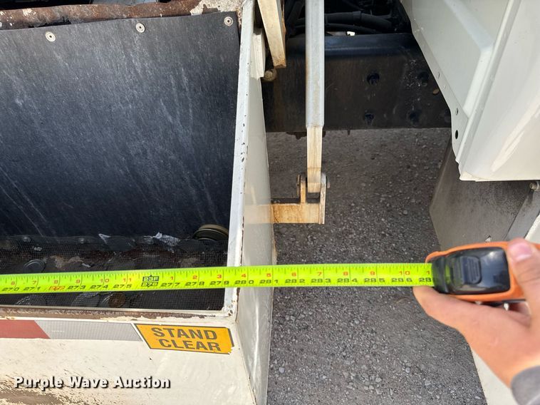 image for item DV2622 2007 International 4300 refuse truck