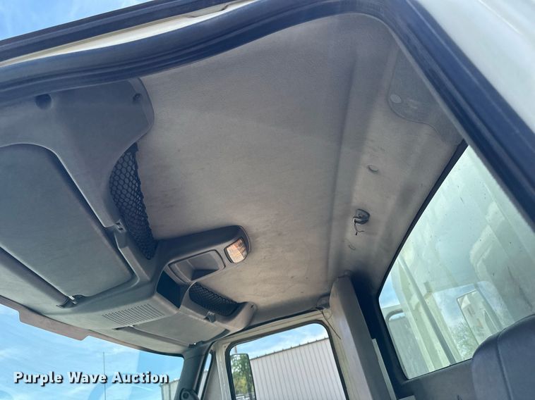 image for item DV2622 2007 International 4300 refuse truck