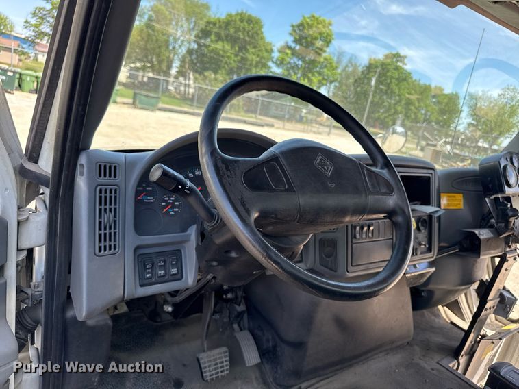 image for item DV2622 2007 International 4300 refuse truck