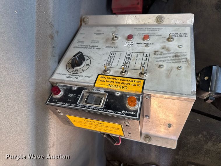 image for item DV2622 2007 International 4300 refuse truck