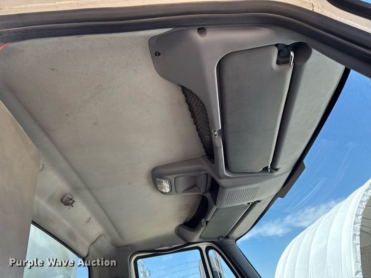 image for item DV2622 2007 International 4300 refuse truck