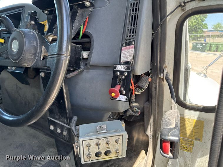 image for item DV2622 2007 International 4300 refuse truck