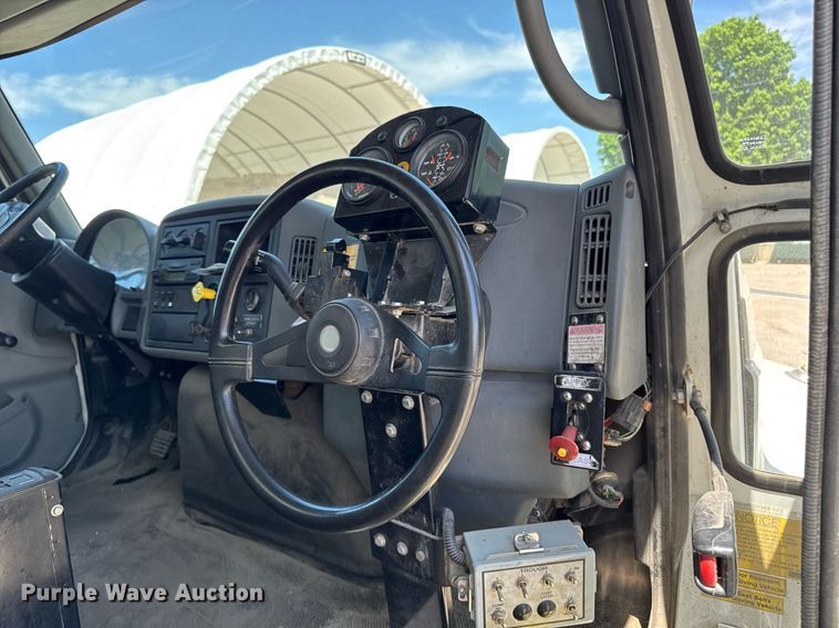 image for item DV2622 2007 International 4300 refuse truck