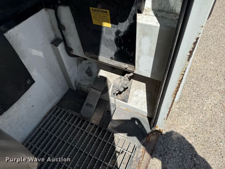 image for item DV2622 2007 International 4300 refuse truck