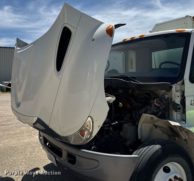 image for item DV2622 2007 International 4300 refuse truck