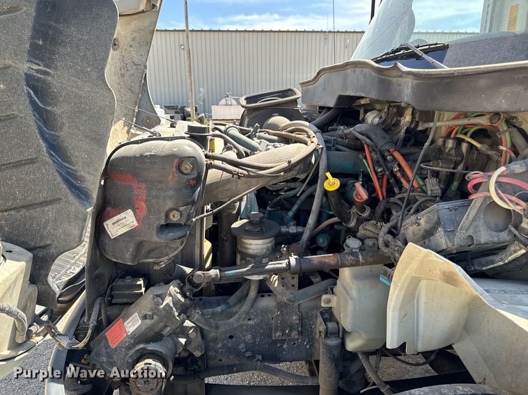 image for item DV2622 2007 International 4300 refuse truck