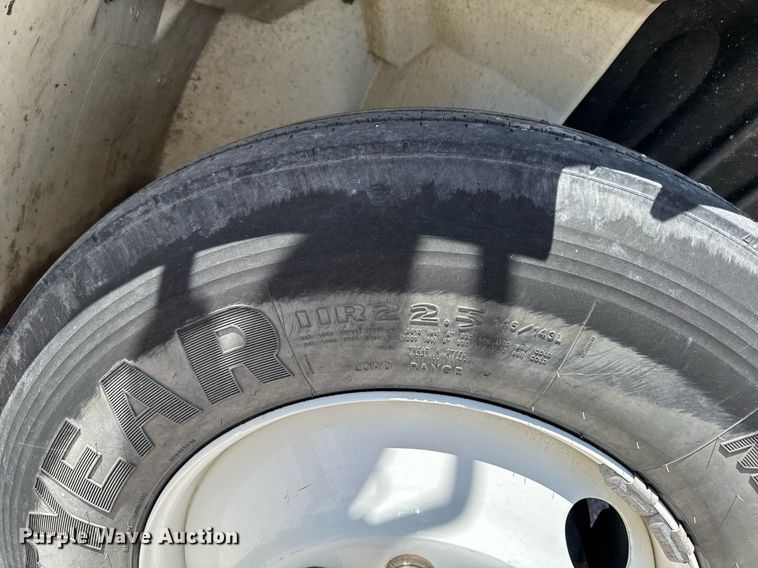 image for item DV2622 2007 International 4300 refuse truck