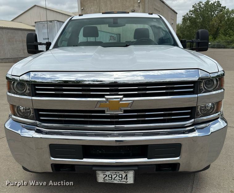 image for item DV2640 2015 Chevrolet Silverado 3500HD pickup truck cab and chassis