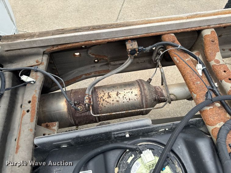 image for item DV2640 2015 Chevrolet Silverado 3500HD pickup truck cab and chassis