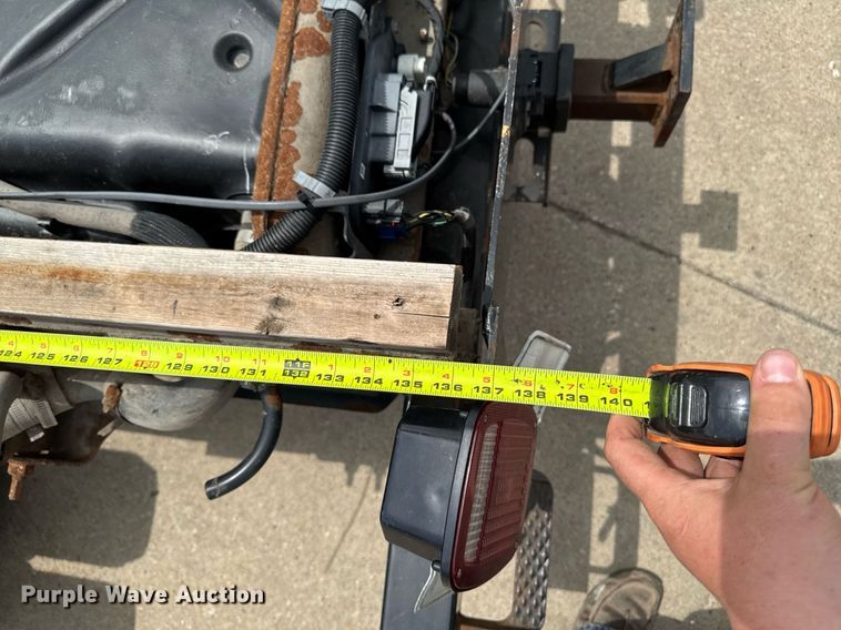 image for item DV2640 2015 Chevrolet Silverado 3500HD pickup truck cab and chassis