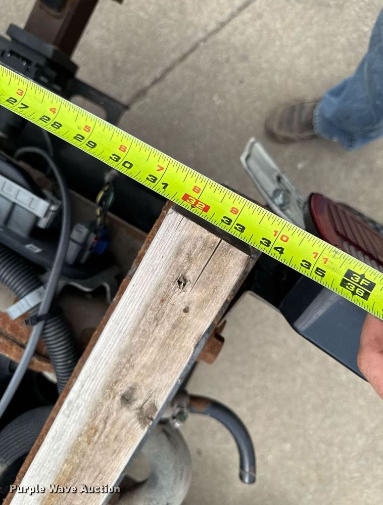 image for item DV2640 2015 Chevrolet Silverado 3500HD pickup truck cab and chassis