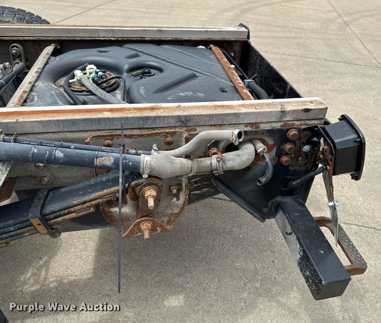 image for item DV2640 2015 Chevrolet Silverado 3500HD pickup truck cab and chassis