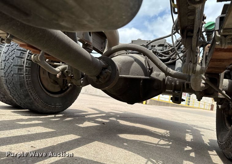 image for item DV2640 2015 Chevrolet Silverado 3500HD pickup truck cab and chassis