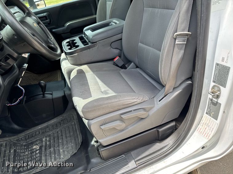 image for item DV2640 2015 Chevrolet Silverado 3500HD pickup truck cab and chassis