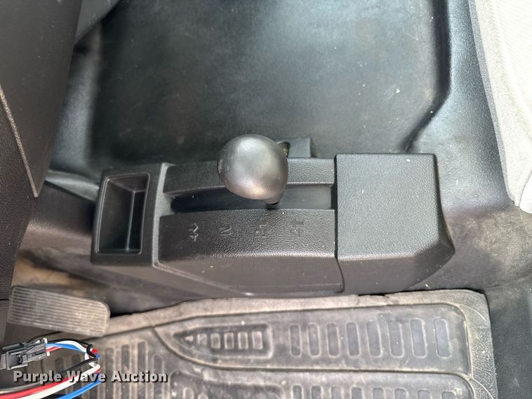 image for item DV2640 2015 Chevrolet Silverado 3500HD pickup truck cab and chassis