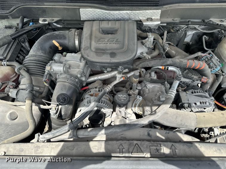 image for item DV2640 2015 Chevrolet Silverado 3500HD pickup truck cab and chassis