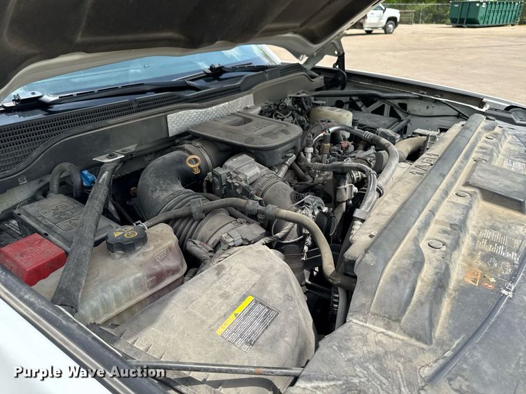 image for item DV2640 2015 Chevrolet Silverado 3500HD pickup truck cab and chassis