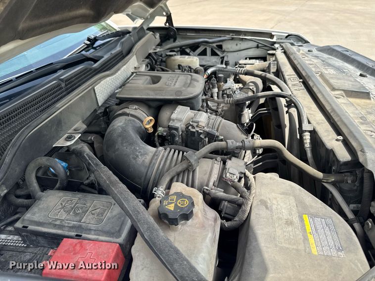 image for item DV2640 2015 Chevrolet Silverado 3500HD pickup truck cab and chassis