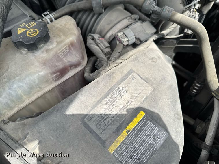 image for item DV2640 2015 Chevrolet Silverado 3500HD pickup truck cab and chassis