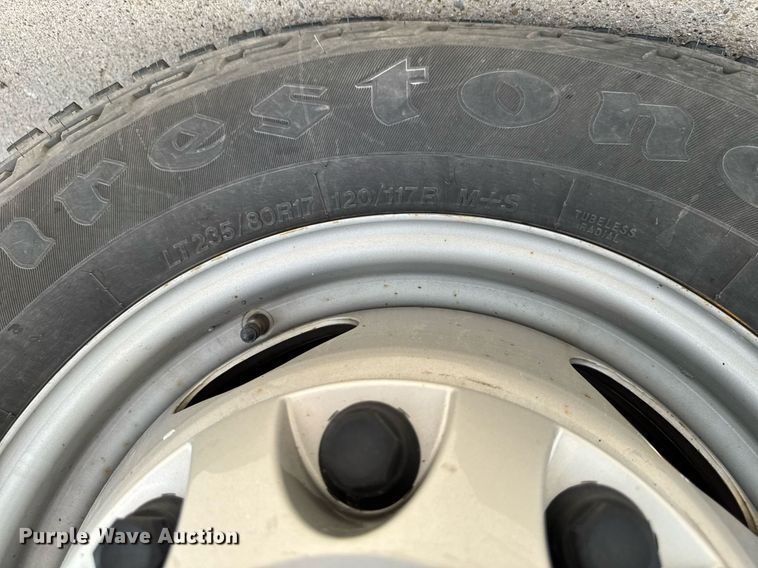 image for item DV2640 2015 Chevrolet Silverado 3500HD pickup truck cab and chassis