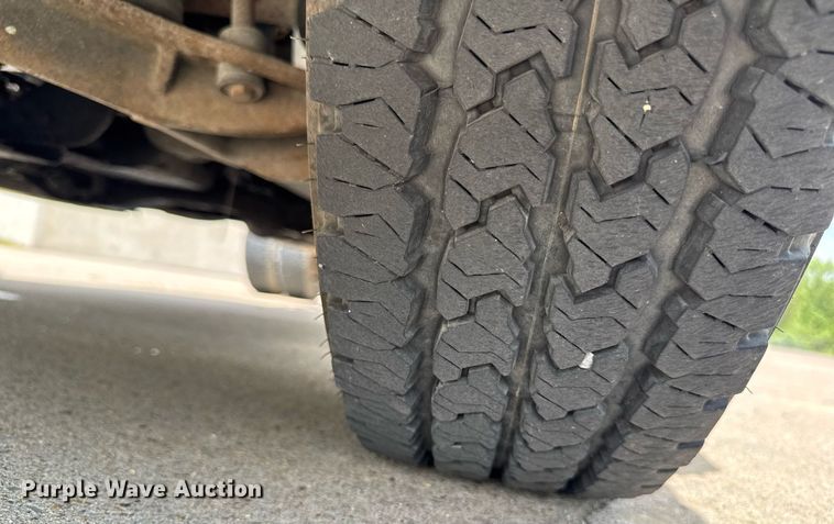 image for item DV2640 2015 Chevrolet Silverado 3500HD pickup truck cab and chassis