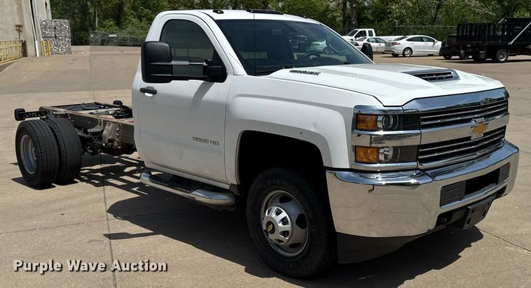 image for item DV2641 2018 Chevrolet Silverado 3500HD pickup truck cab and chassis