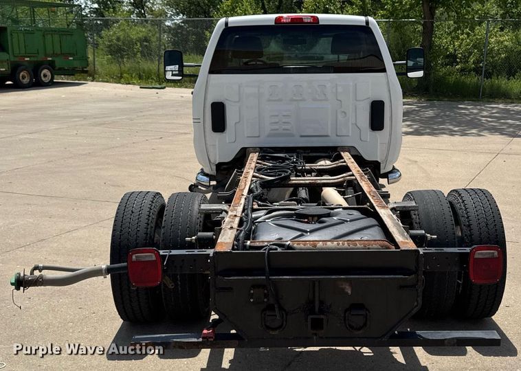 image for item DV2641 2018 Chevrolet Silverado 3500HD pickup truck cab and chassis