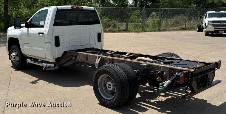 image for item DV2641 2018 Chevrolet Silverado 3500HD pickup truck cab and chassis