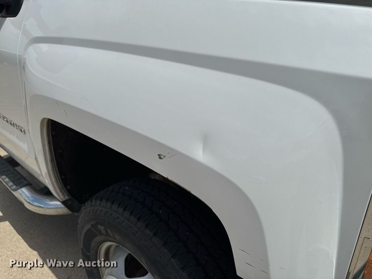 image for item DV2641 2018 Chevrolet Silverado 3500HD pickup truck cab and chassis