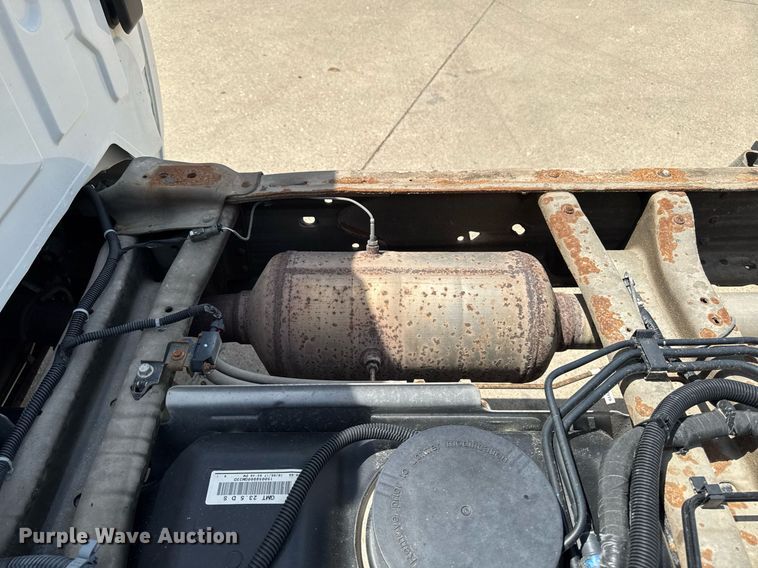 image for item DV2641 2018 Chevrolet Silverado 3500HD pickup truck cab and chassis