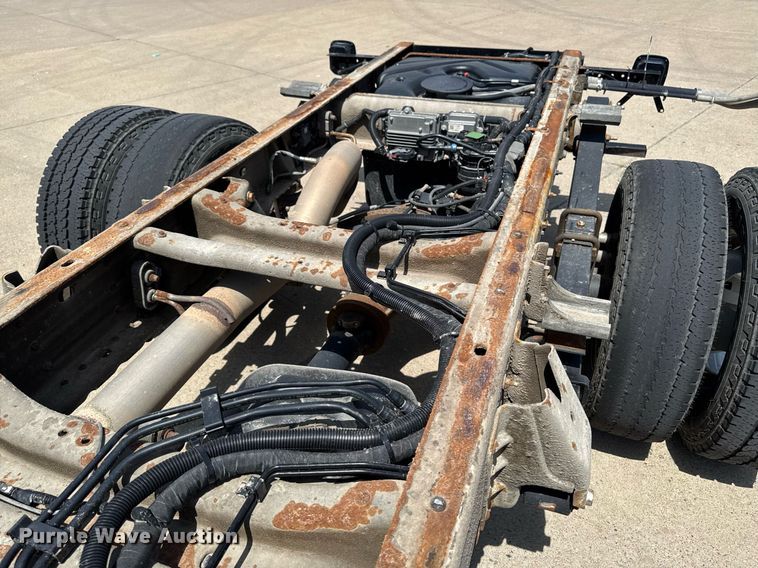 image for item DV2641 2018 Chevrolet Silverado 3500HD pickup truck cab and chassis