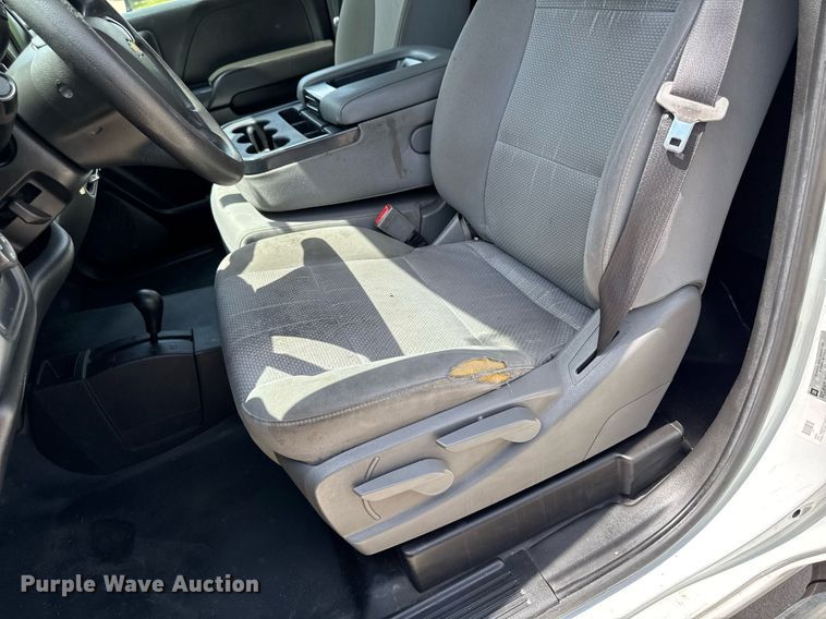 image for item DV2641 2018 Chevrolet Silverado 3500HD pickup truck cab and chassis