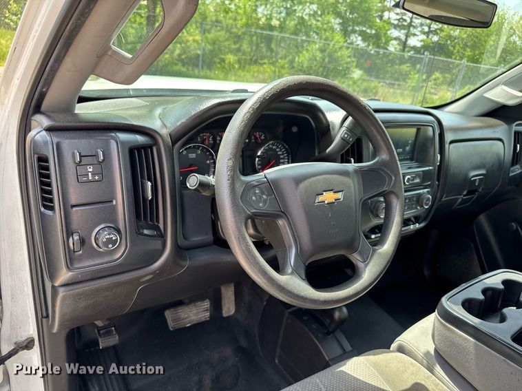 image for item DV2641 2018 Chevrolet Silverado 3500HD pickup truck cab and chassis