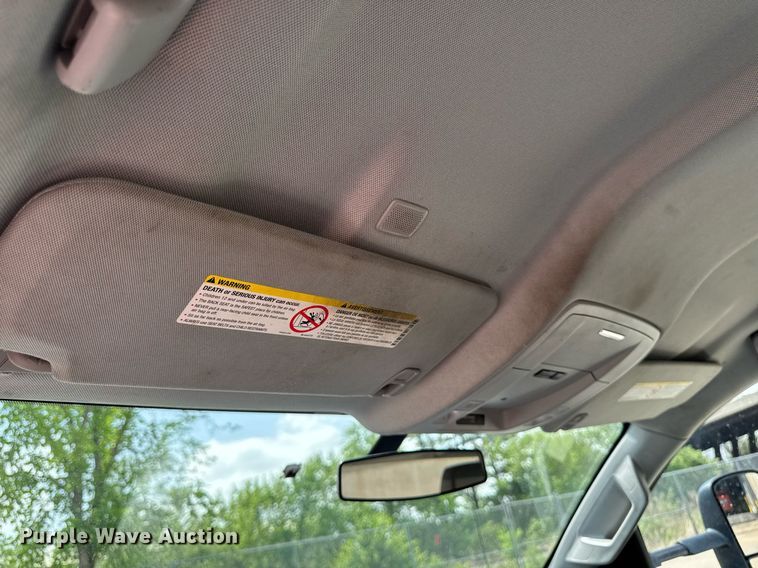 image for item DV2641 2018 Chevrolet Silverado 3500HD pickup truck cab and chassis