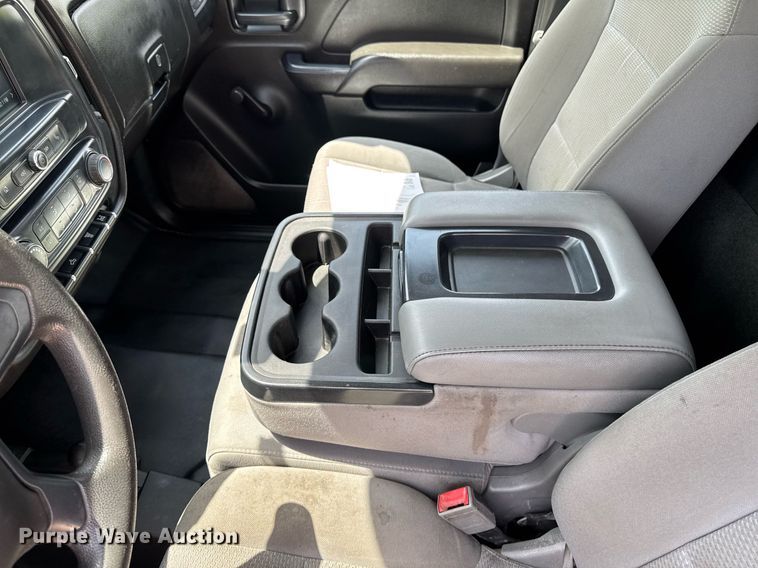 image for item DV2641 2018 Chevrolet Silverado 3500HD pickup truck cab and chassis