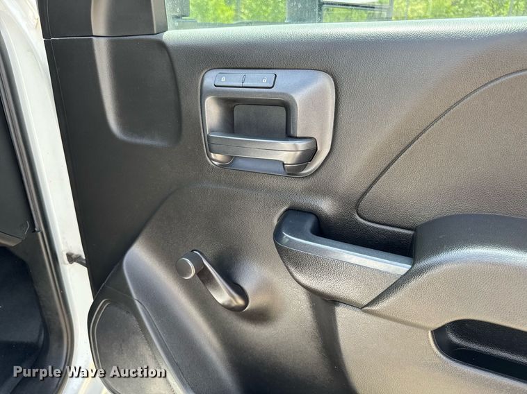 image for item DV2641 2018 Chevrolet Silverado 3500HD pickup truck cab and chassis