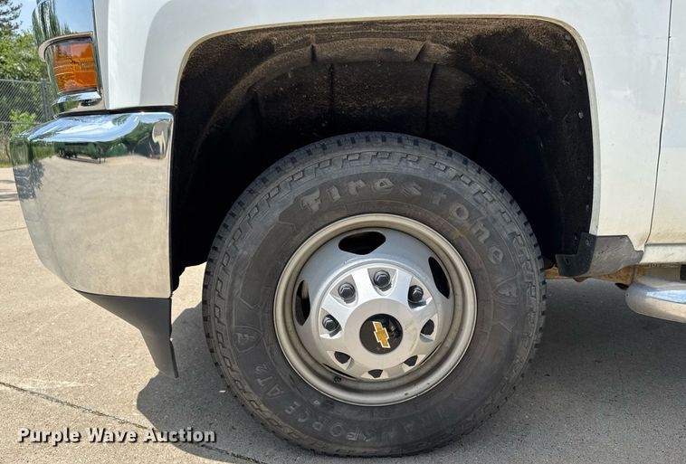 image for item DV2641 2018 Chevrolet Silverado 3500HD pickup truck cab and chassis