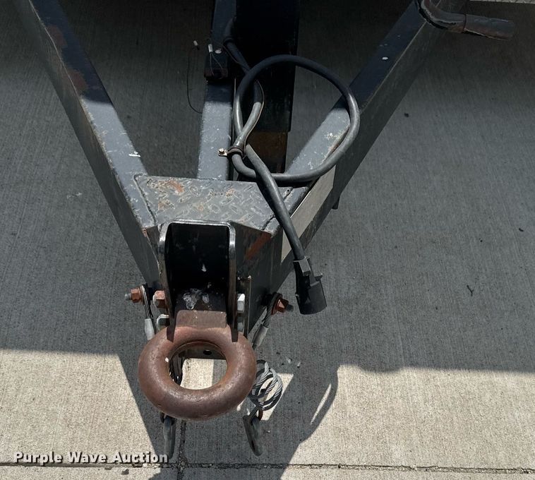 image for item DV2642 2001 Jensen J20 caravan enclosed cargo trailer