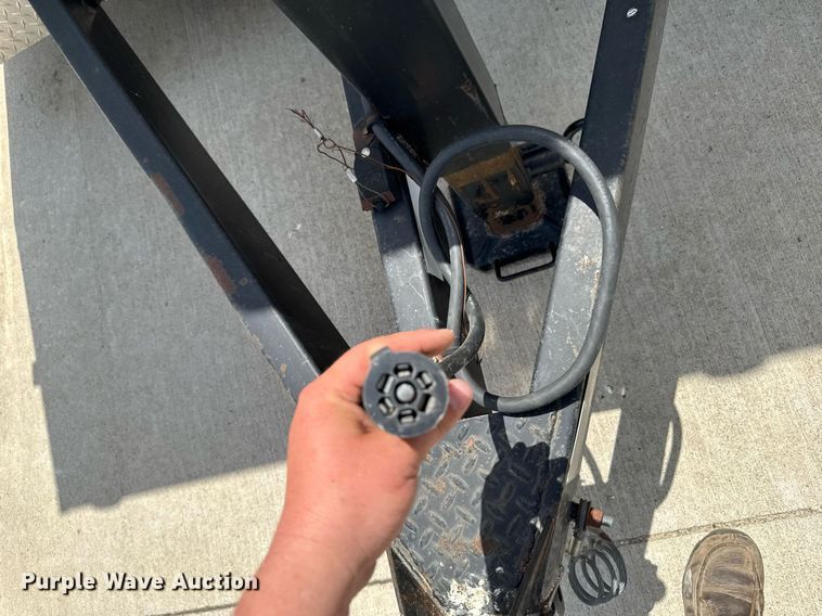 image for item DV2642 2001 Jensen J20 caravan enclosed cargo trailer