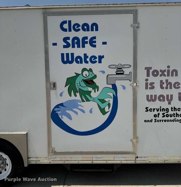 image for item DV2642 2001 Jensen J20 caravan enclosed cargo trailer